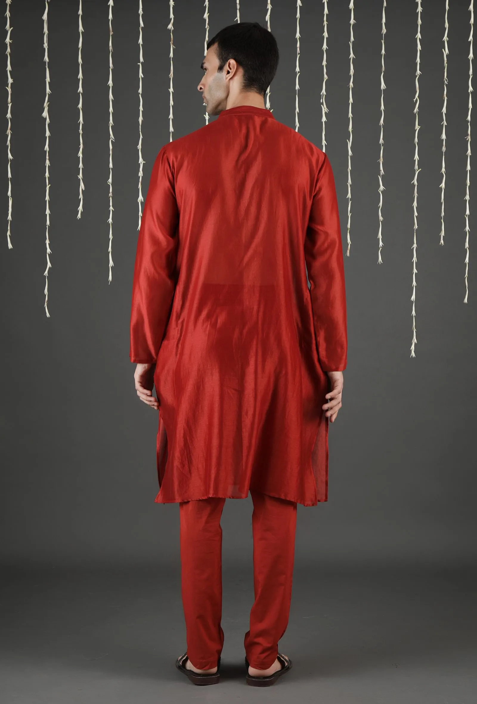 Set Of 2- Udarsh Apple Red Chanderi Kurta & Straight Pants